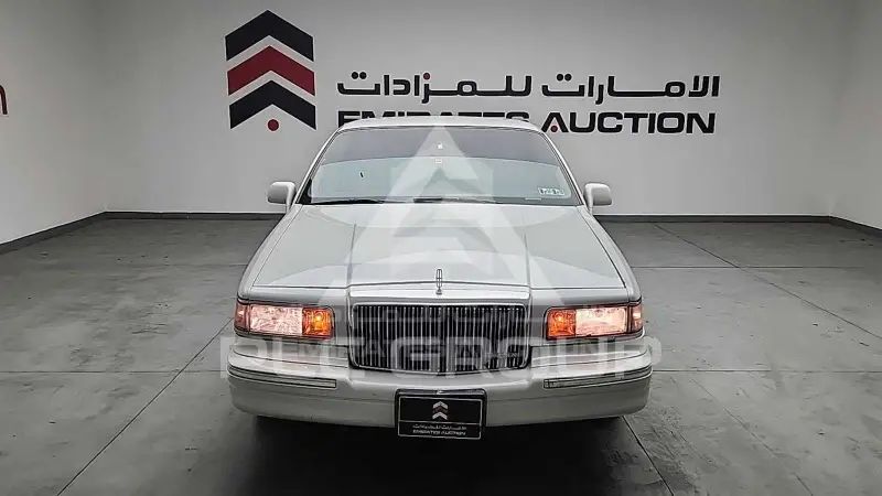 1996 Lincoln Town