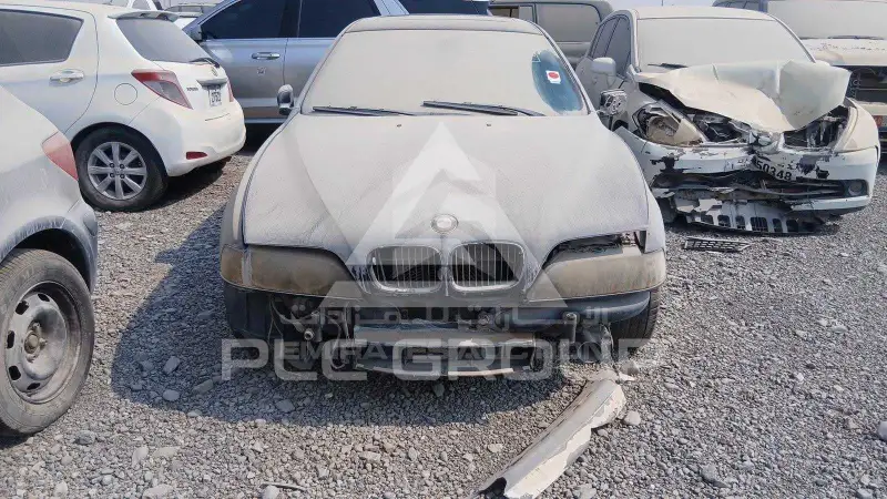 2001 BMW 528
