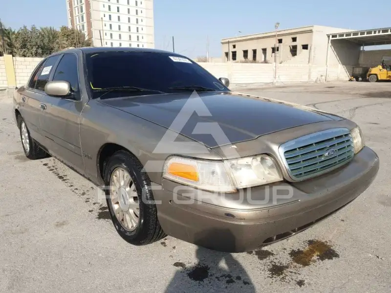 2005 Ford CROWN