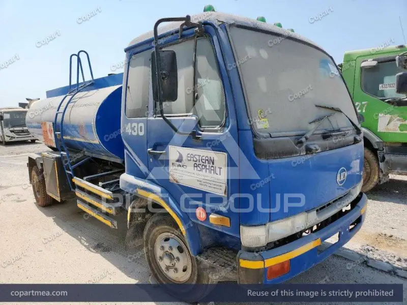 2006 Nissan TRUCK