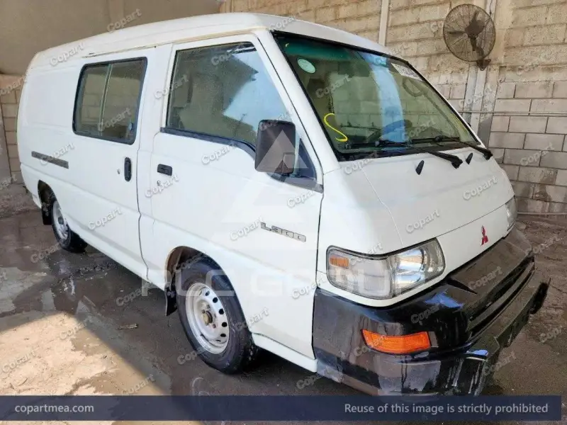 2009 Mitsubishi L300