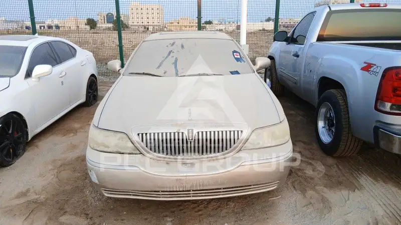 2009 Lincoln Town