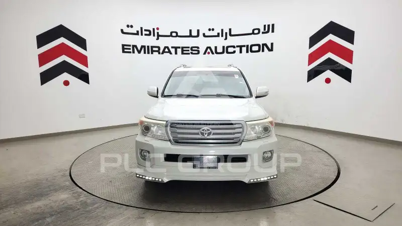 2013 Toyota LAND CRUISER