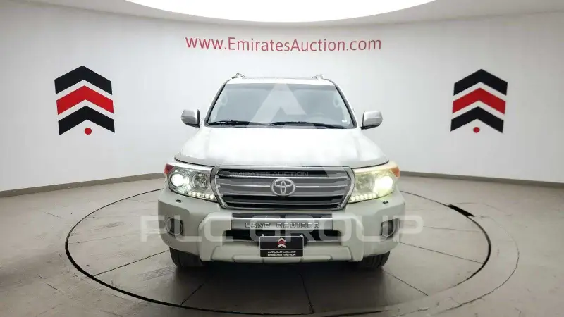 2015 Toyota LAND CRUISER