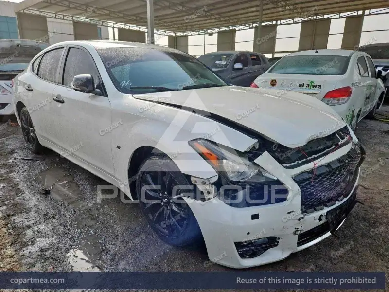 2017 Infinity QX70