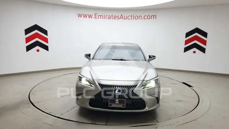 2020 Lexus ES300