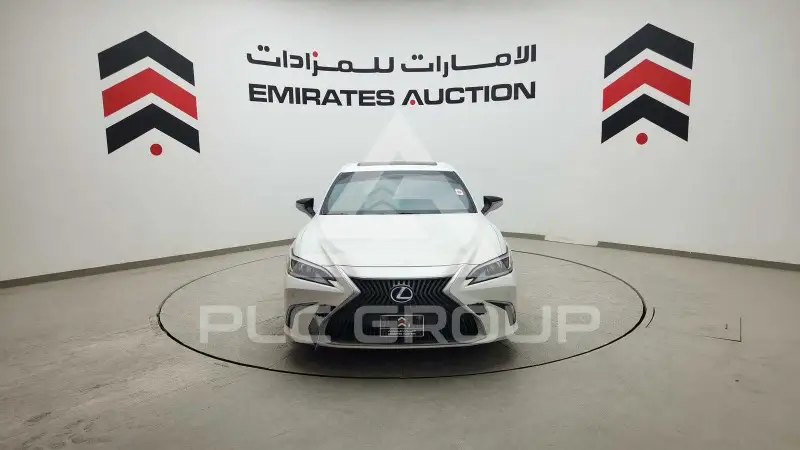 2021 Lexus ES300