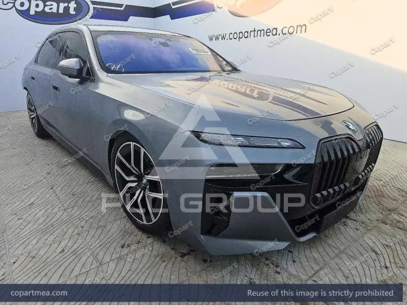 2025 BMW 735