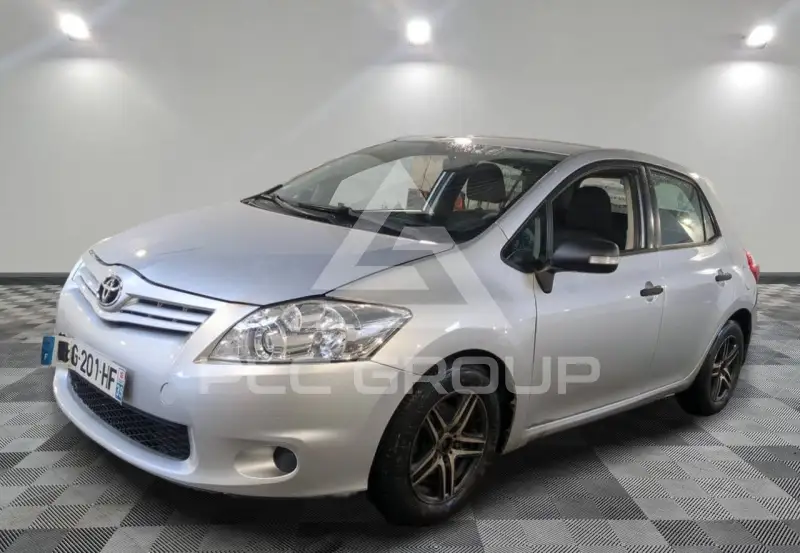 2011 Toyota AURIS
