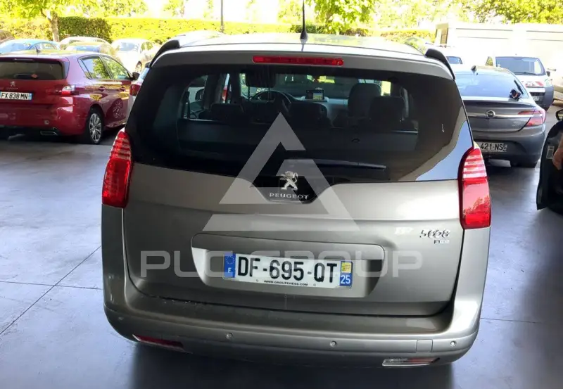 2014 Peugeot 5008