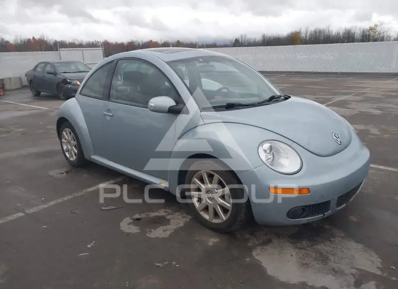 2009 Volkswagen BEETLE photo