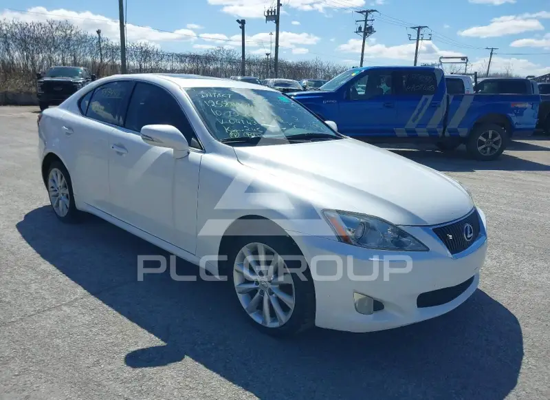 2010 Lexus IS250 photo