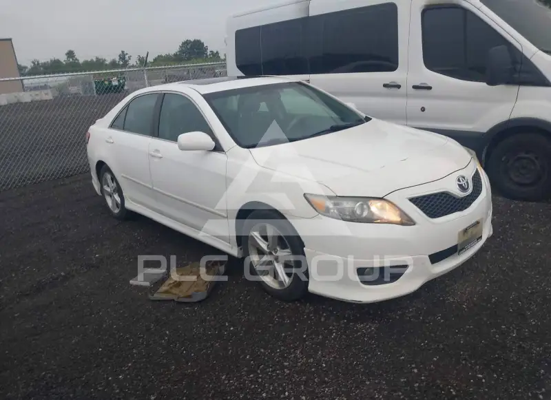 2010 Toyota CAMRY фото