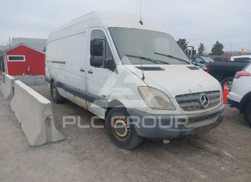 2010 Mercedes Benz Sprinter photo