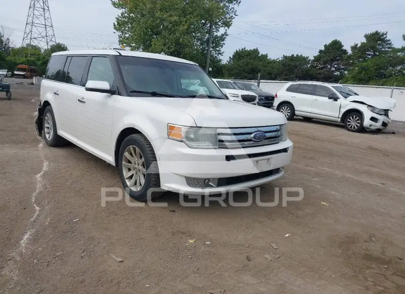 2010 Ford FLEX photo