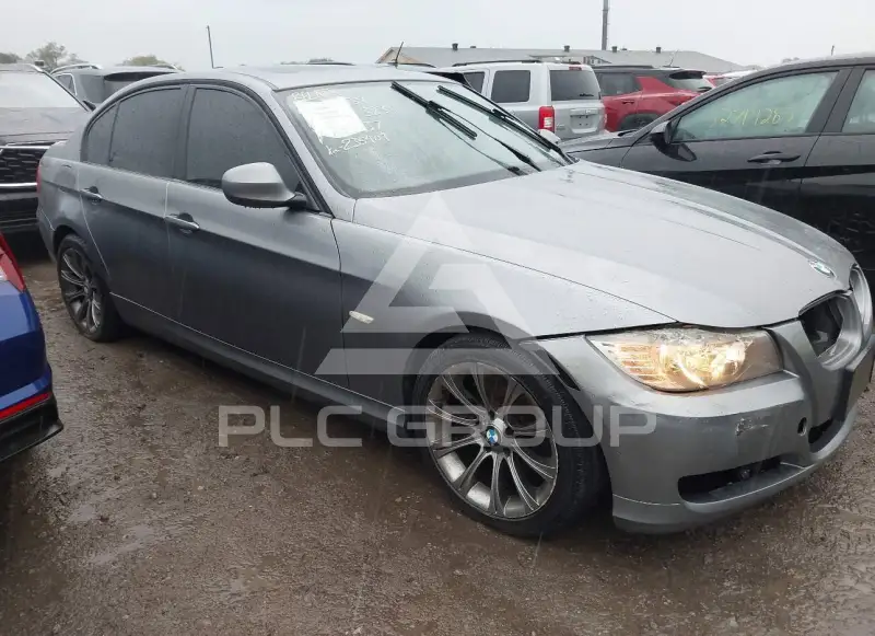 2011 BMW 323 фото