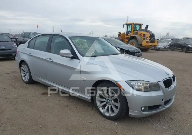 2011 BMW 330 photo