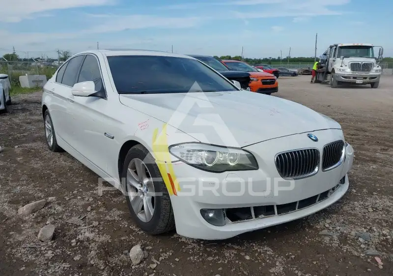 2011 BMW 528 фото