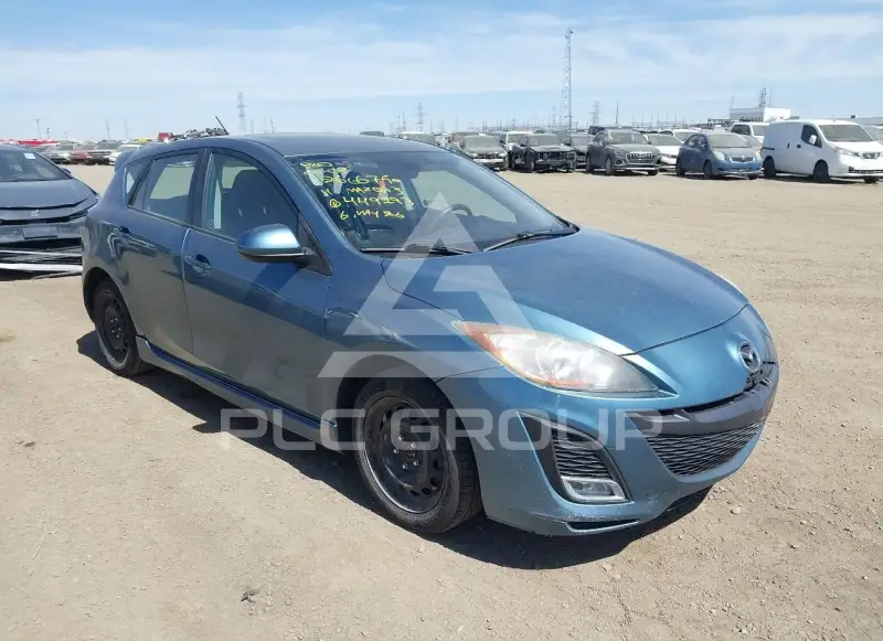 2011 Mazda 3 photo