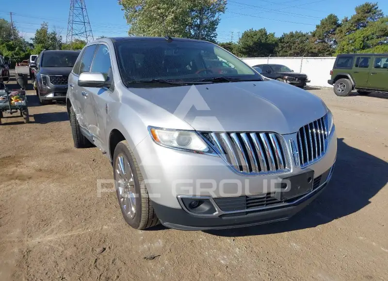 2011 Lincoln MKX photo