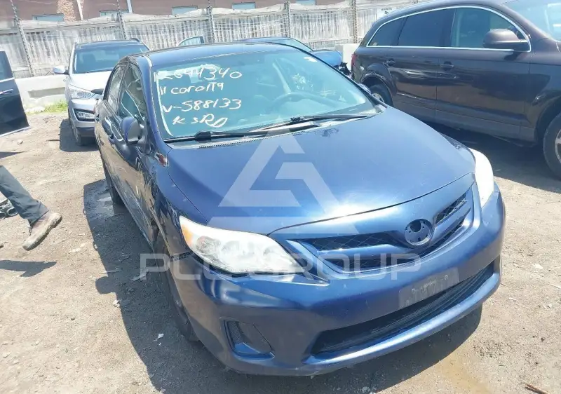 2011 Toyota COROLLA фото