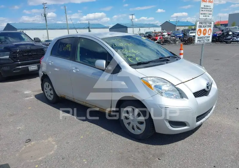 2011 Toyota YARIS фото