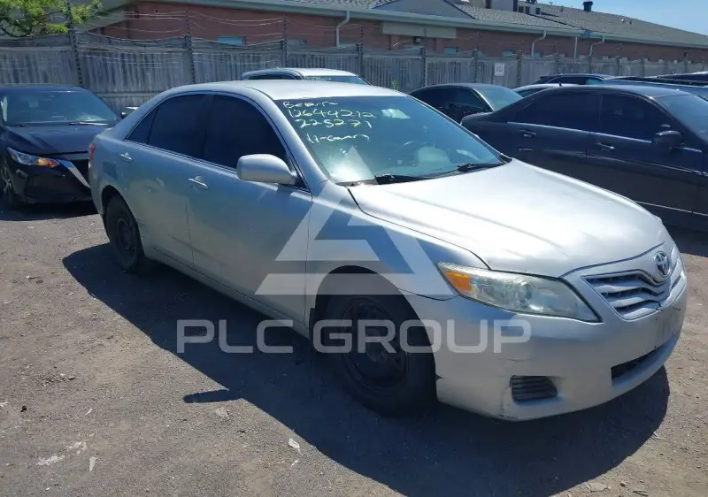 2011 Toyota CAMRY фото