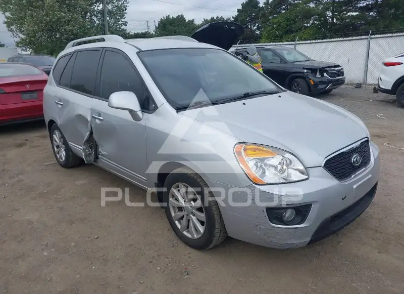 2011 KIA Rondo photo