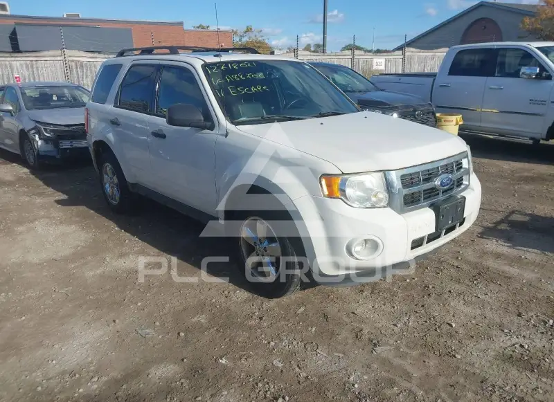 2011 Ford ESCAPE photo