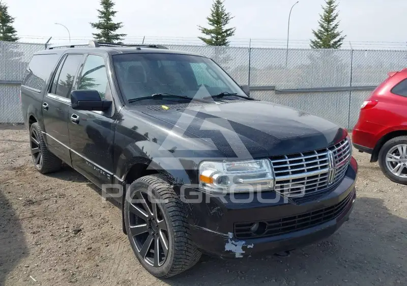 2012 Lincoln NAVIGATOR photo