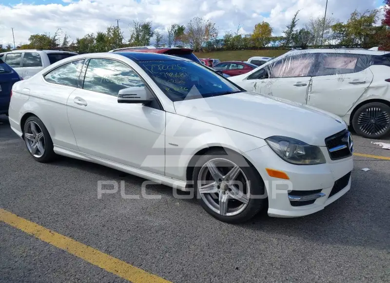2012 Mercedes Benz C 250 фото