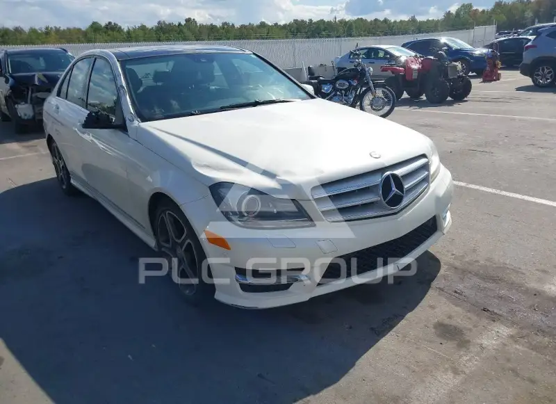 2012 Mercedes Benz C 300 фото