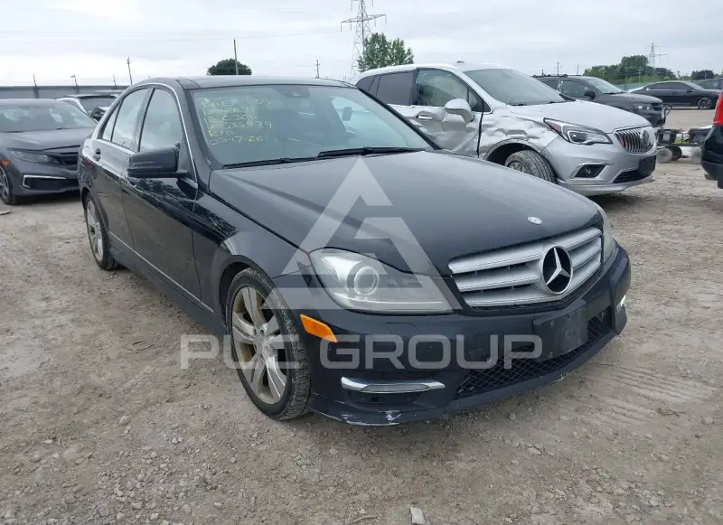 2012 Mercedes Benz C 300 фото