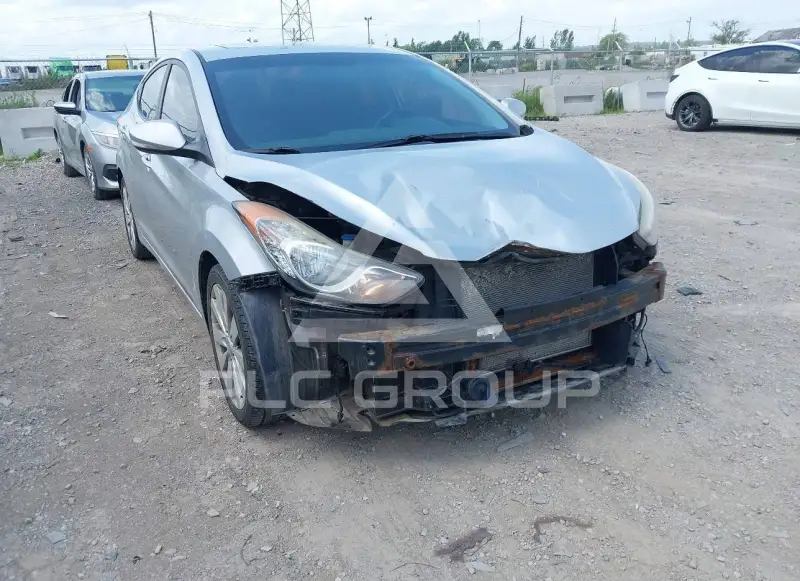 2012 Hyundai Elantra photo