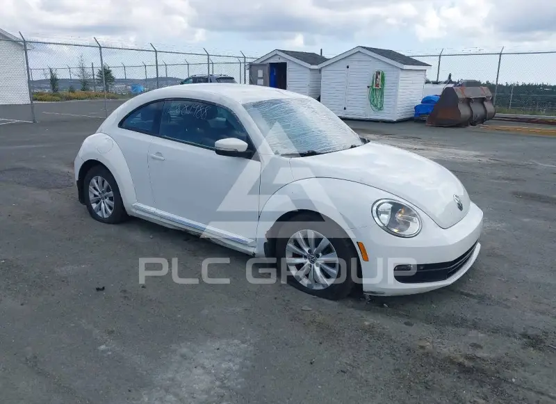 2012 Volkswagen BEETLE фото