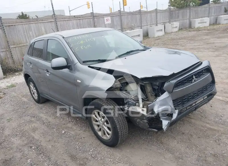 2013 Mitsubishi RVR photo