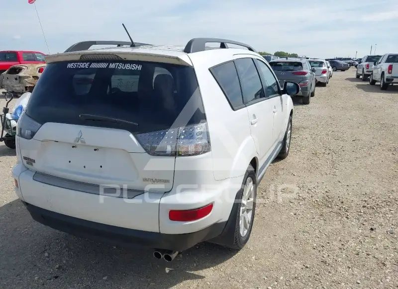 2013 Mitsubishi OUTLANDER фото