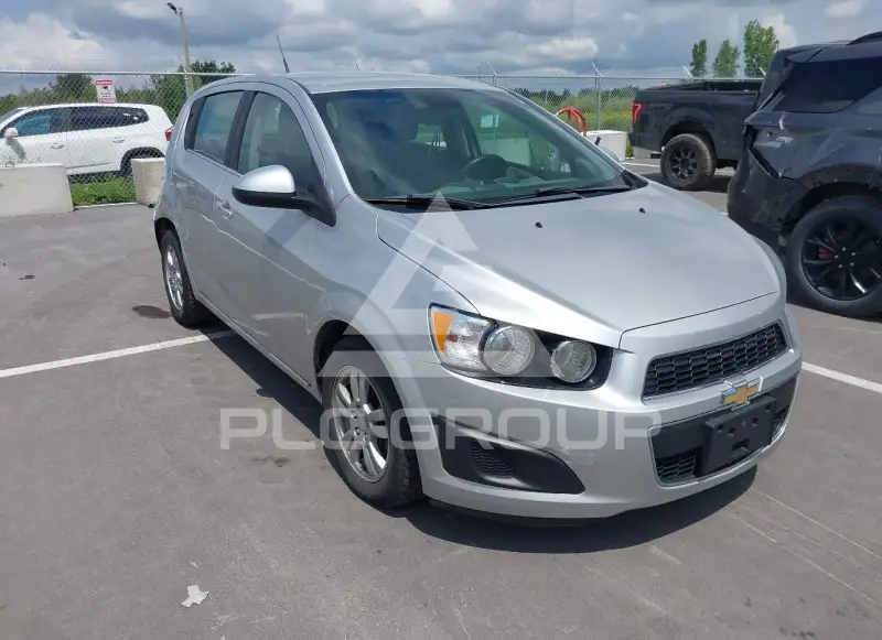 2013 Chevrolet Sonic фото