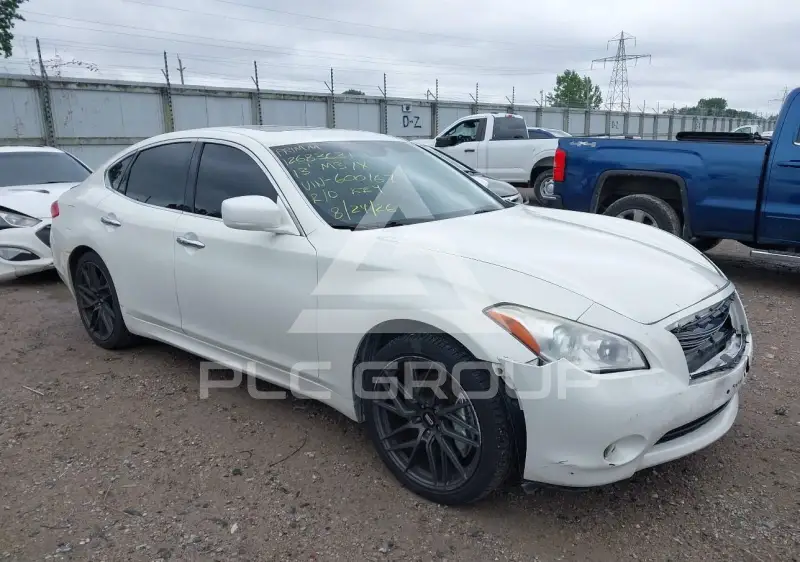 2013 Infinity M-Series photo