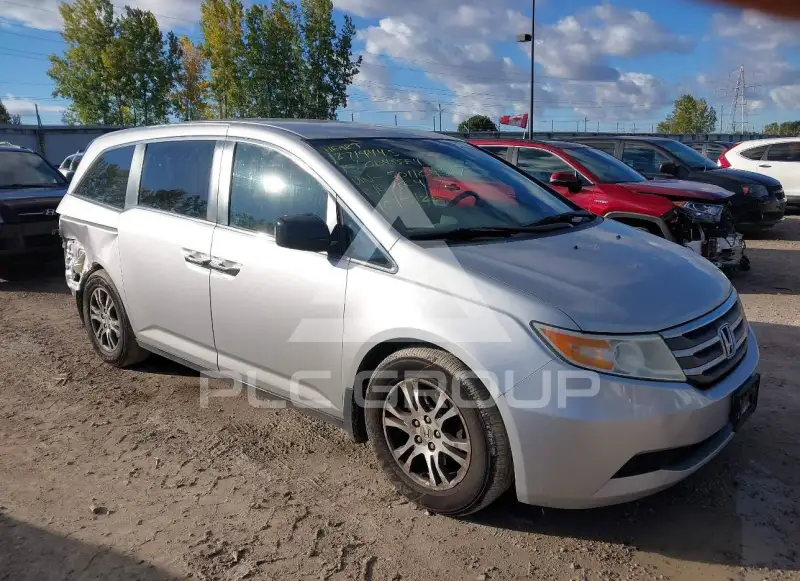 2013 Honda ODYSSEY фото