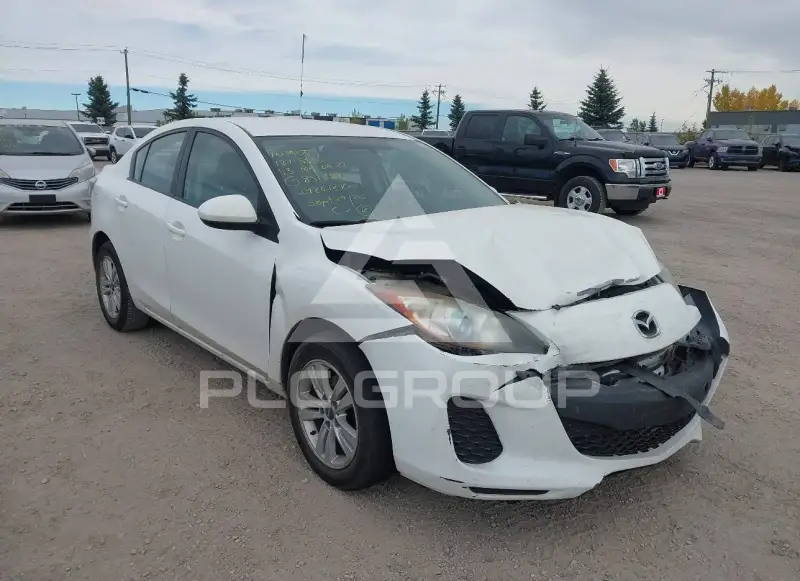 2013 Mazda 3 photo