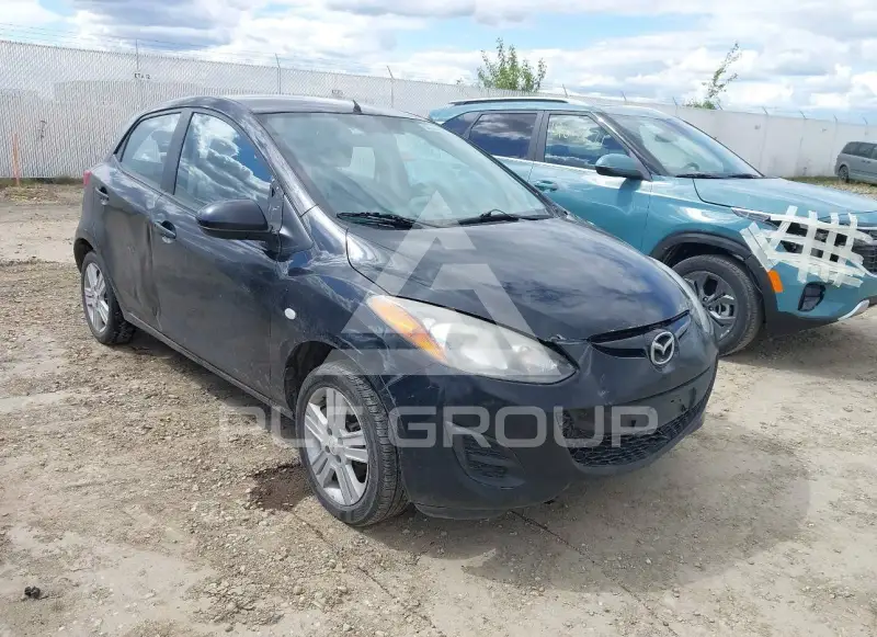 2013 Mazda 2 photo