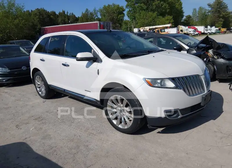 2013 Lincoln MKX photo