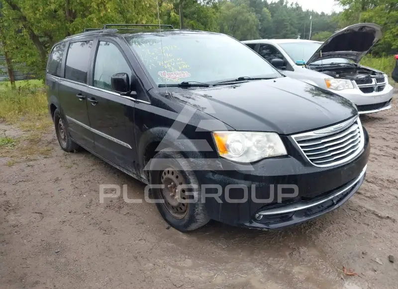 2013 Chrysler TOWN & COUNTRY photo