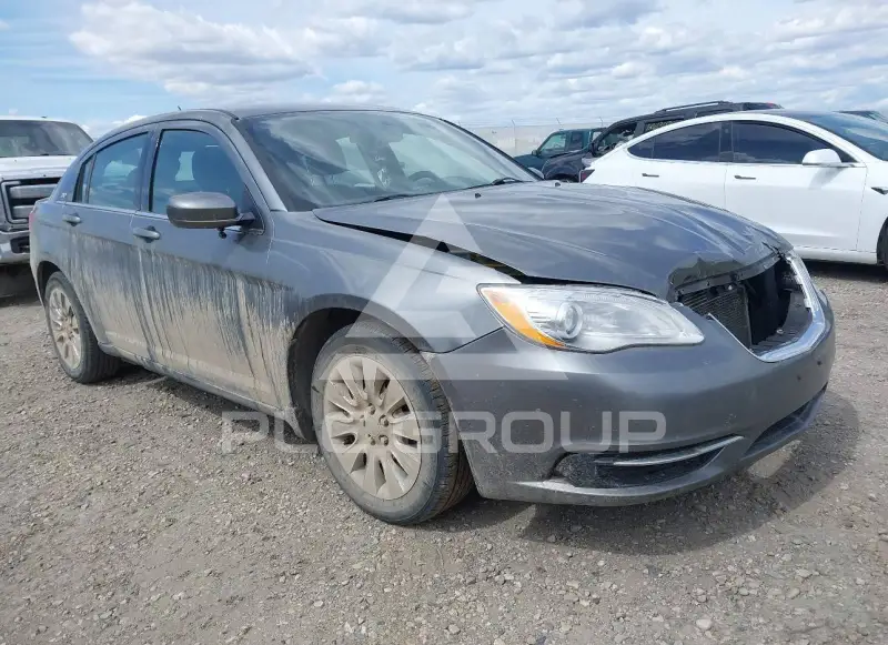 2013 Chrysler 200 photo