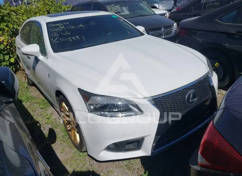 2013 Lexus LS460 photo