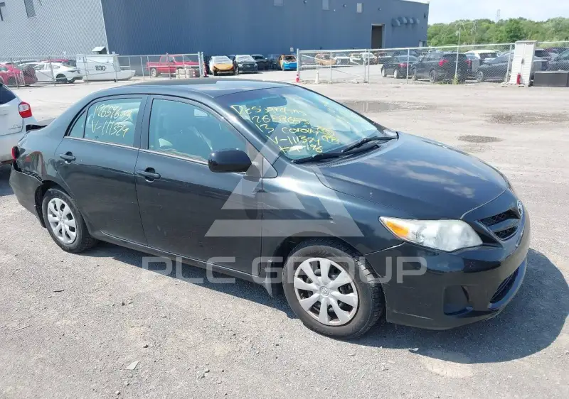 2013 Toyota COROLLA фото