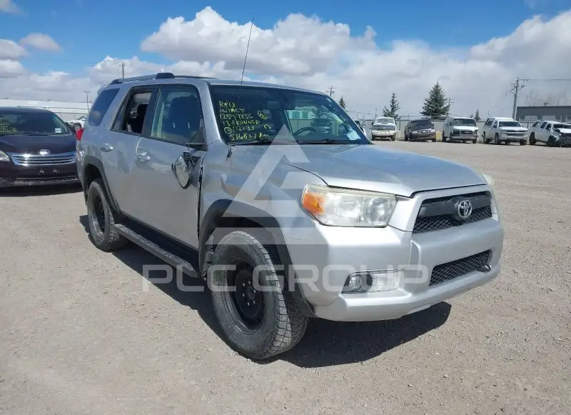 2013 Toyota 4 RUNNER photo