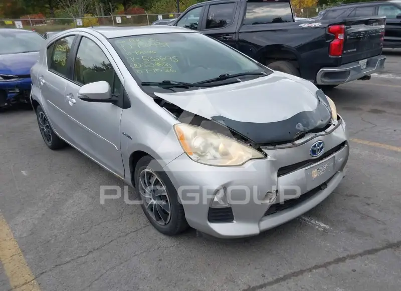 2013 Toyota PRIUS фото