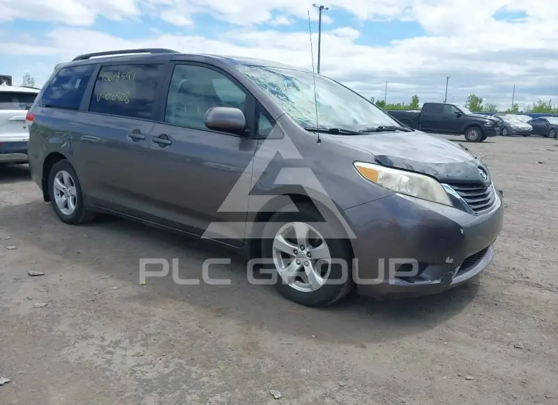 2013 Toyota SIENNA фото